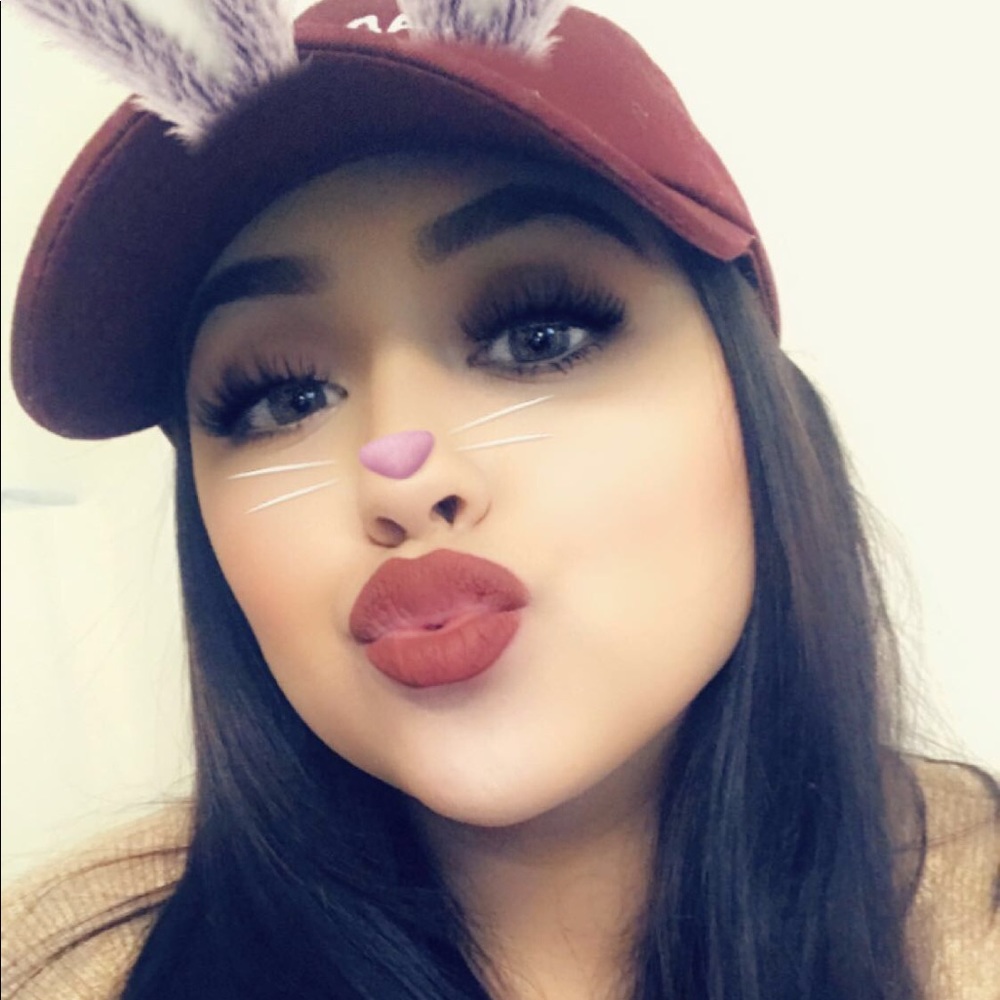 Meet your Posher, Justine